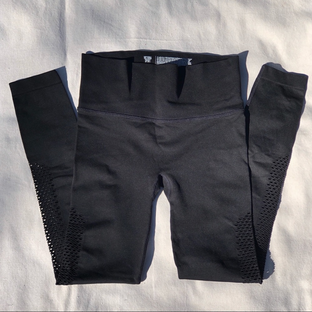 ❌SOLD❌Victoria’s Secret Sport Seamless Black Leggings with Mesh